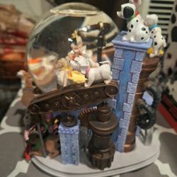 Dalmation Water Musical Globe. 