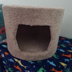 1 Story Cat Condo