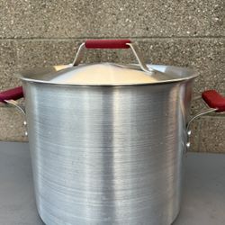 Cook's Essentials  16 QT  15.1 L. Hard Anodized Nonstick Cookware black in side