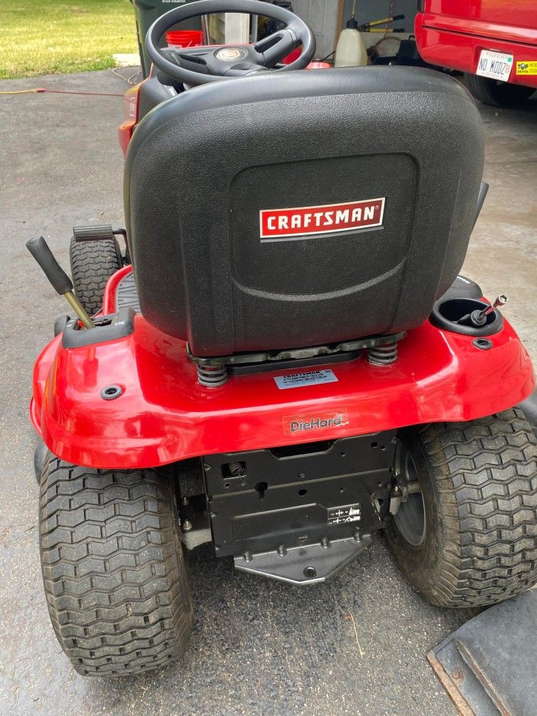 Clean Craftsman Riding Mower T2400 for Sale in Millington, IL
