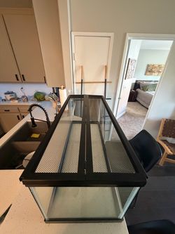 20 Gallon Fish/Reptile Tank with Metal Mesh Lid