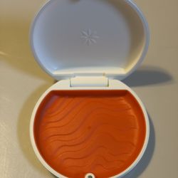 BRAND NEW White Invisalign Aligner and Retainer Case