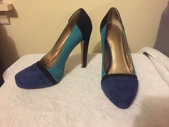 BCBG blue/teal/black size 8.5 heels