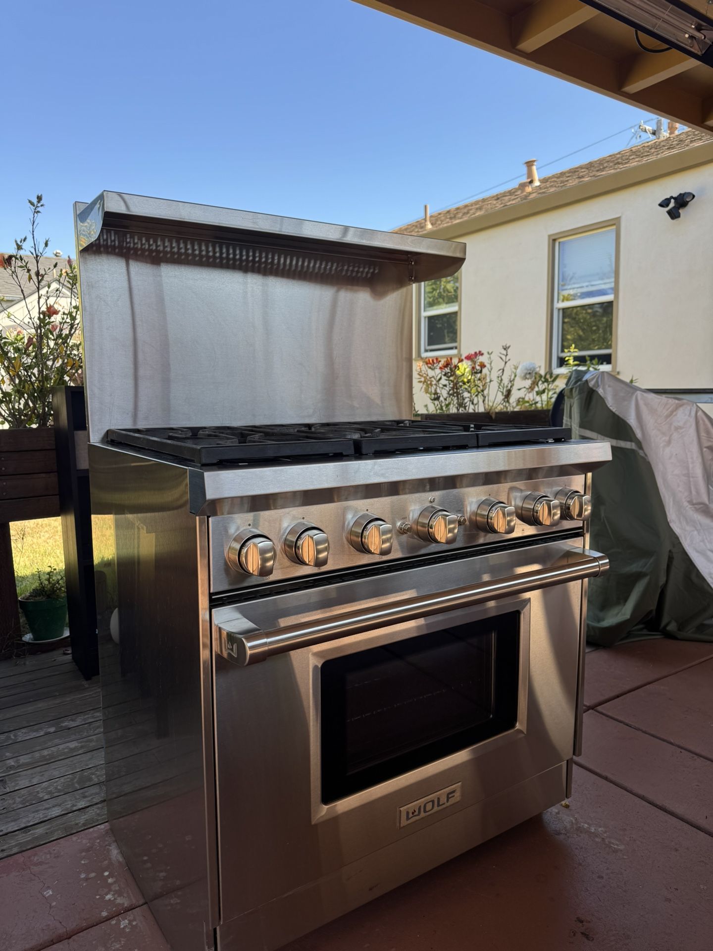 Wolf 36” 6 Burner Professional Gas Range GR366 (used)