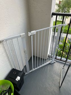 BABY / PET GATE