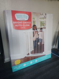 TODDLEROO Safety gate for kids  , pets  brandnew