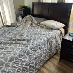 Queen Bed Set 