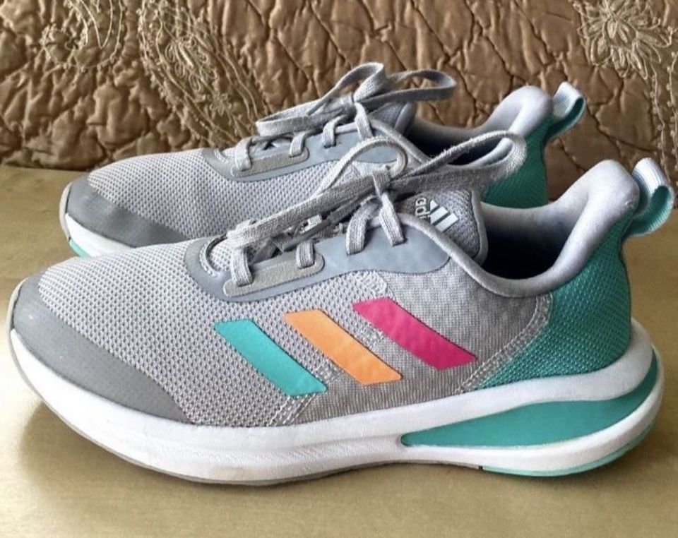 KIDS WOMENS ADIDAS SHOES