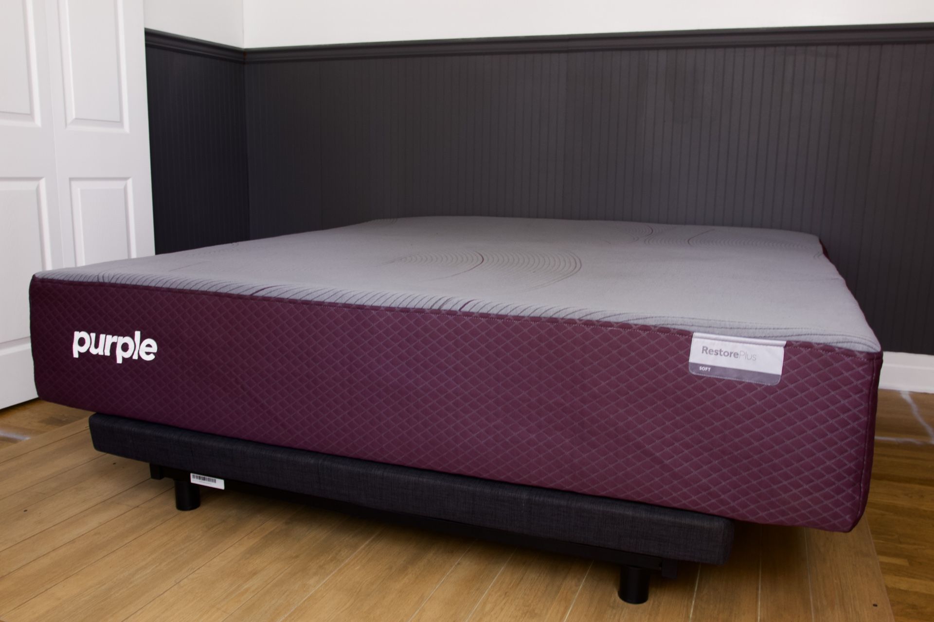 King Purple Restore plus Mattress Like New!! Premium Comfort!!