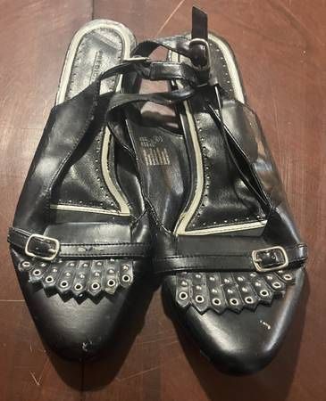 Women's sz 8 Shoes