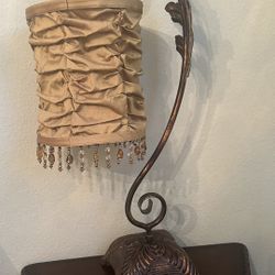 Pair of 2 Old World Vintage Table Lamps with Bulbs