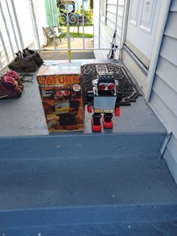 Saturn Robot Toy