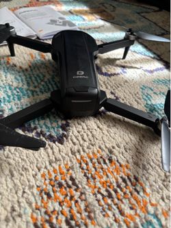 Selling D65 DEERC drone!