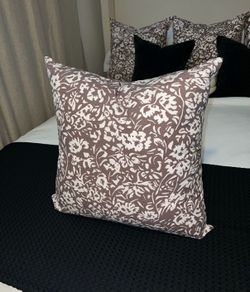Brown floral pillow 20x20”
