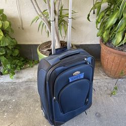Excellent Condition Carry-On Suitcases