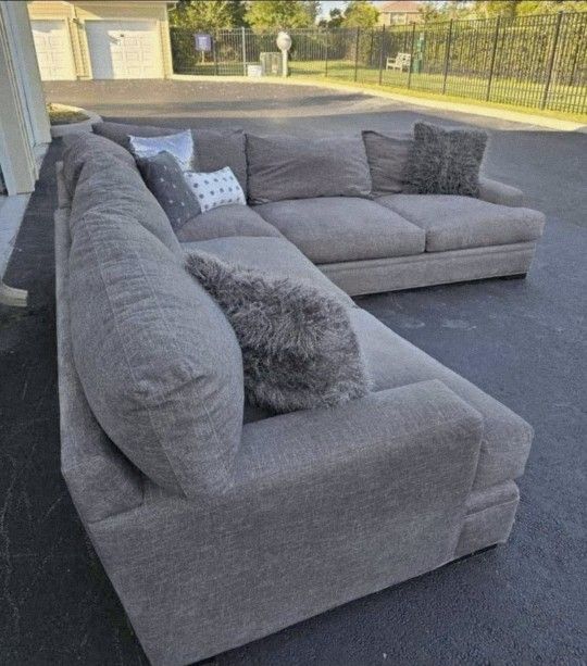 Gray Cindy Crawford Palm Springs Sectional- FREE DELIVERY