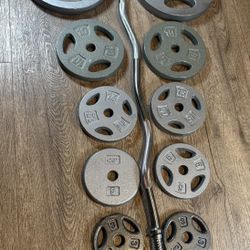 Standard NEW Curl Bar With CAP Cast Iron Plates  Total: 117 lbs