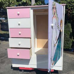 Large Pacoima Froze Wardrobe 
