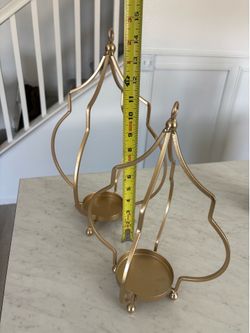 Gold candle holder
