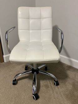 White desk chair