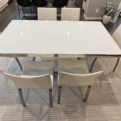 Dania Dining table with 6 chairs