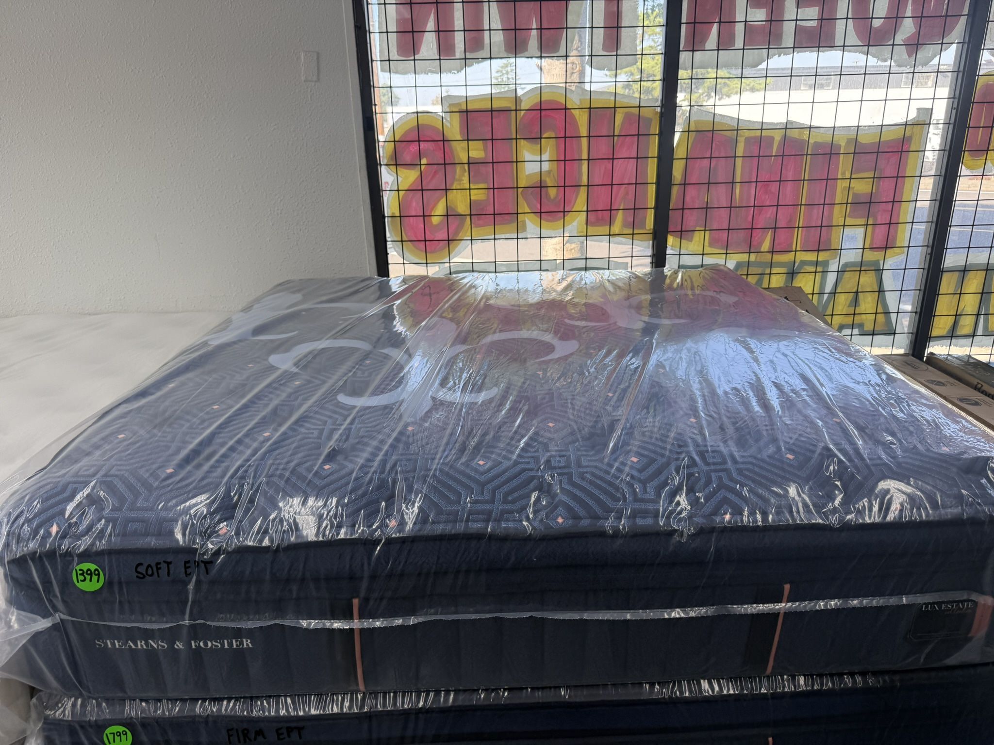 KING SIZE STEARNS & FOSTER LUX ESTATE (SOFT) PILLOW TOP MATTRESS & BOX SPRINGS BED SET