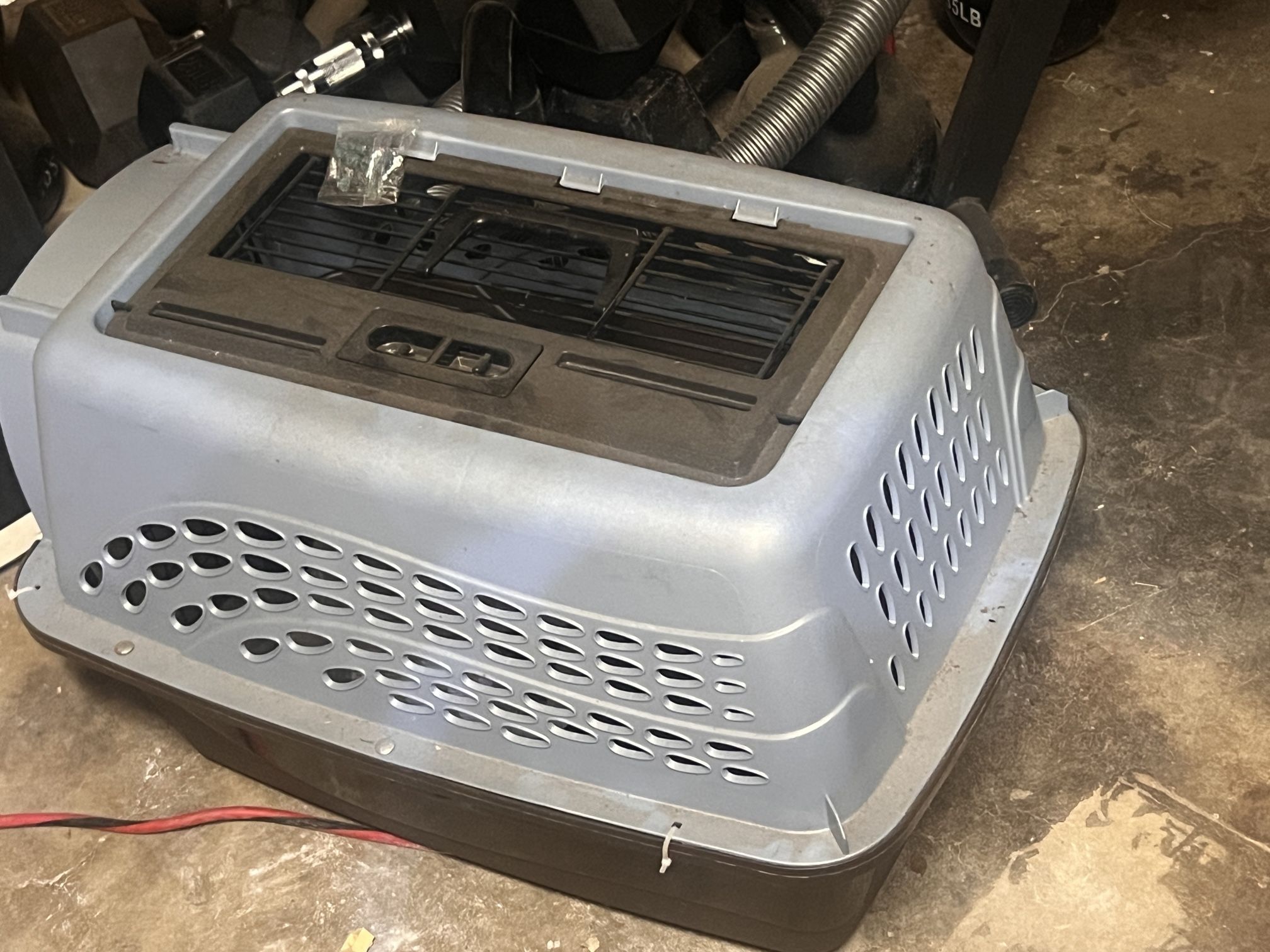 Small Pet Carrier / Jaulita Para Perritos