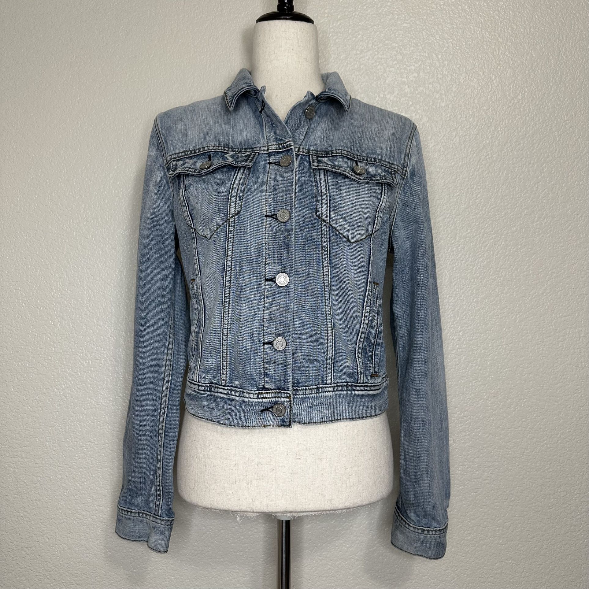 Aritzia Talula Blue Light Wash Denim Jean Jacket