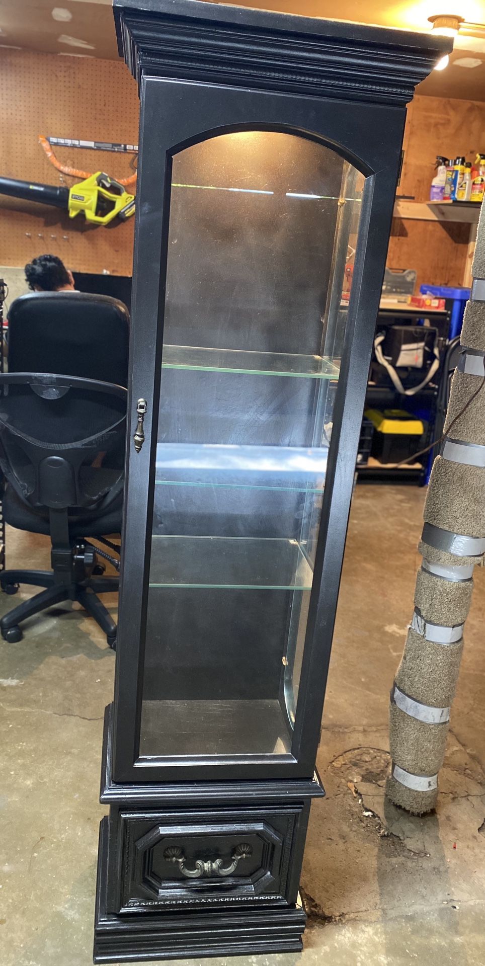 Show case cabinet