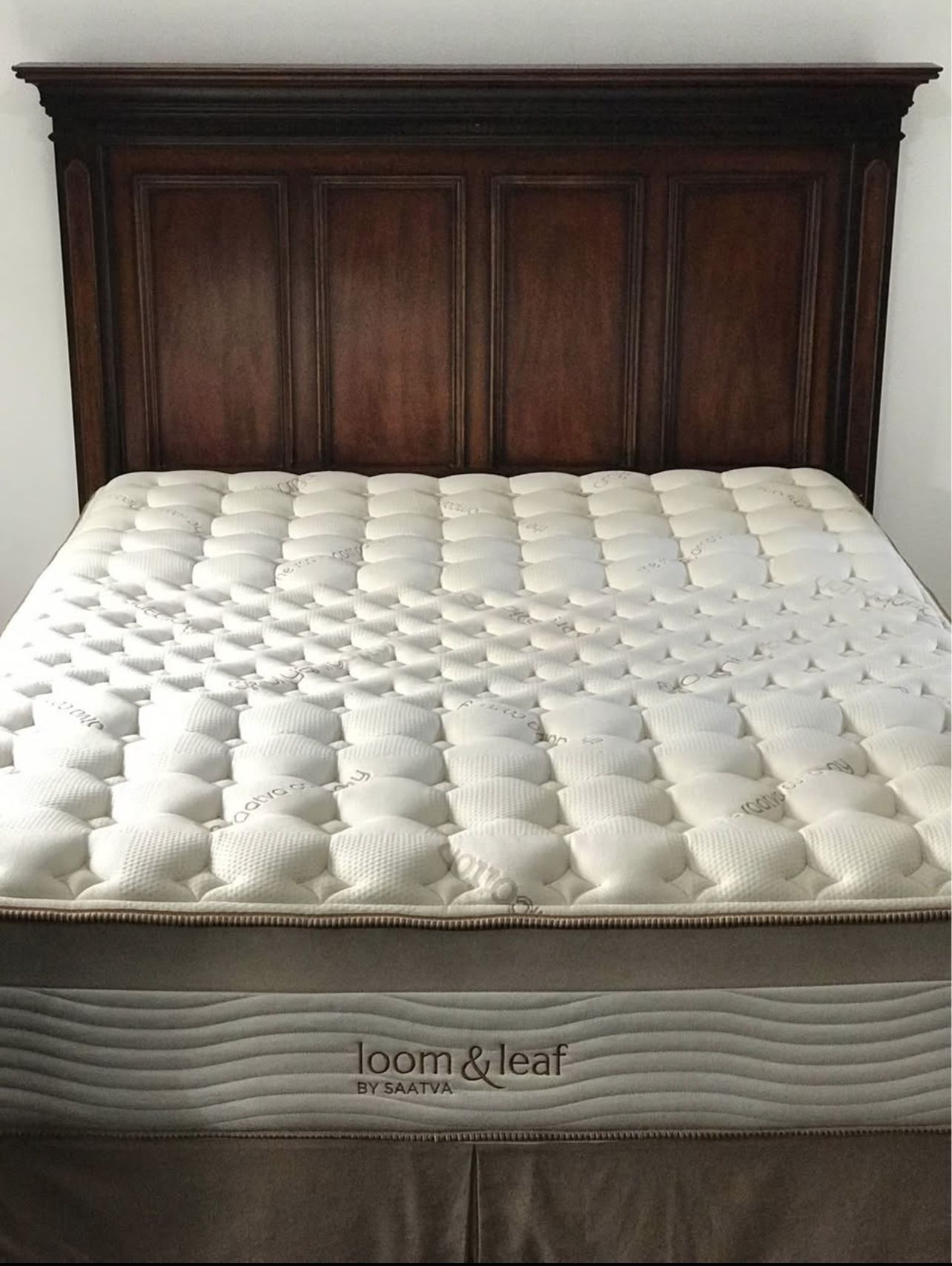 Loom & Leaf by Saatva – Luxury Memory Foam Mattress + Box Spring + Metal Frame Set