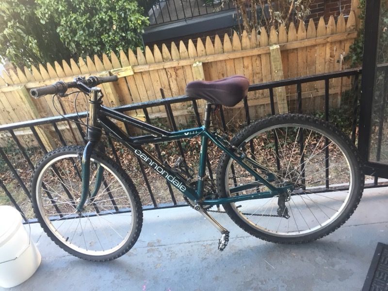 Cannondale bike v600