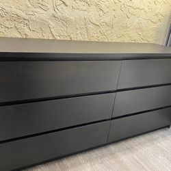 Large Black-Brown Six Drawer Dresser - Local Delivery Available for a Fee - See My Other Items 😀