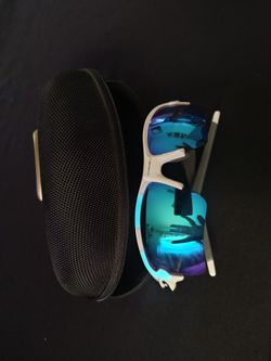 Oakley White Wrap Cycling Sunglasses Blue Lens Plastic Frame with Case