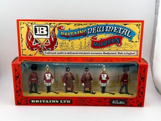 Vintage Britains 7225 New Metal Models Queens Guard Beefeater Set NIB
