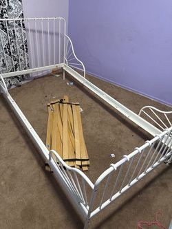 Toddler bed that expands to twin