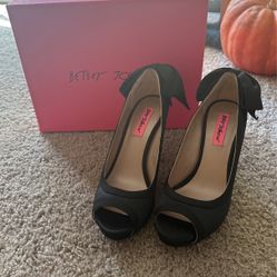 Brand New Unworn Betsey Johnson Heels 7.5