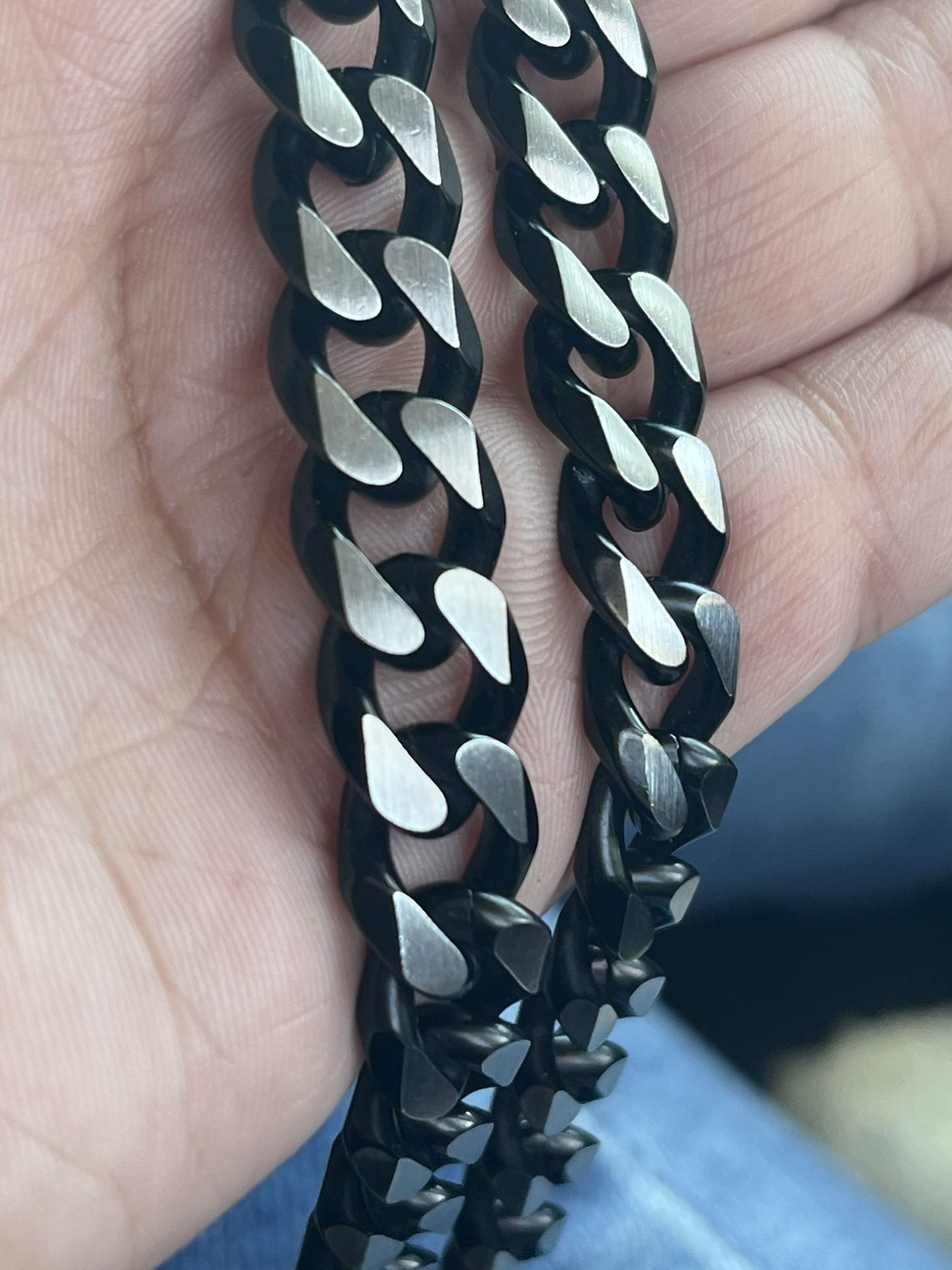 Men's LYNX Solid Curb Chain Necklace Two-Tone Stainless Steel for Sale in  San Jose, CA - OfferUp