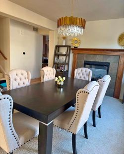 Elegant 7-Piece Dining Set – Table + 6 Upholstered Chairs