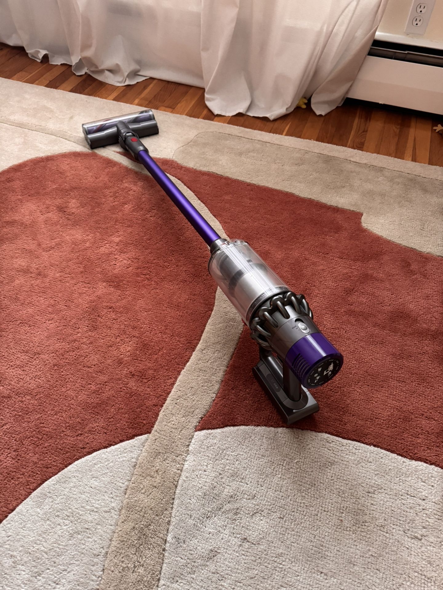 Dyson V10 Stick Vacuum