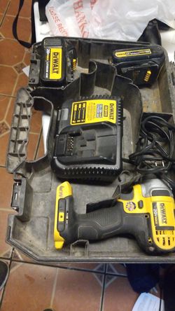 Drill de impacto dewalt