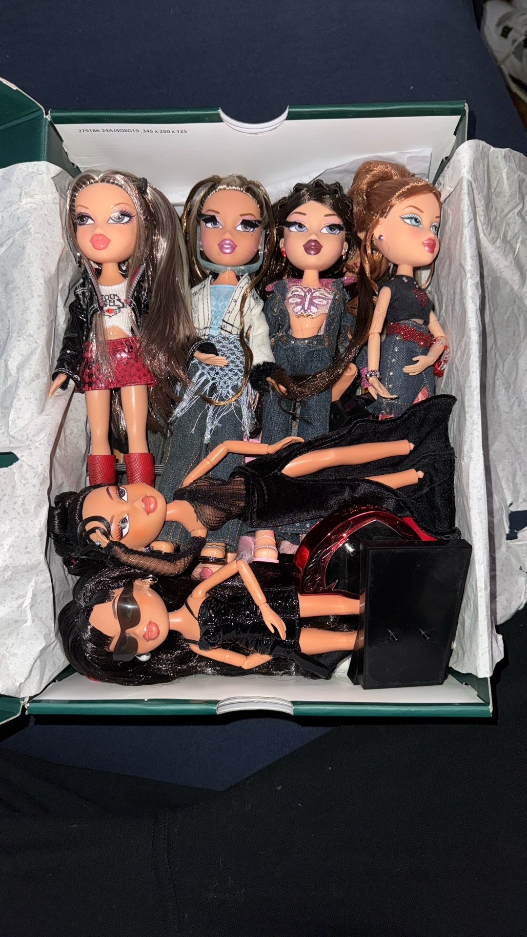 14 bratz dolls