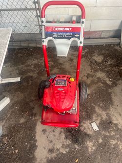2550 Briggs and Stratton pressure washer