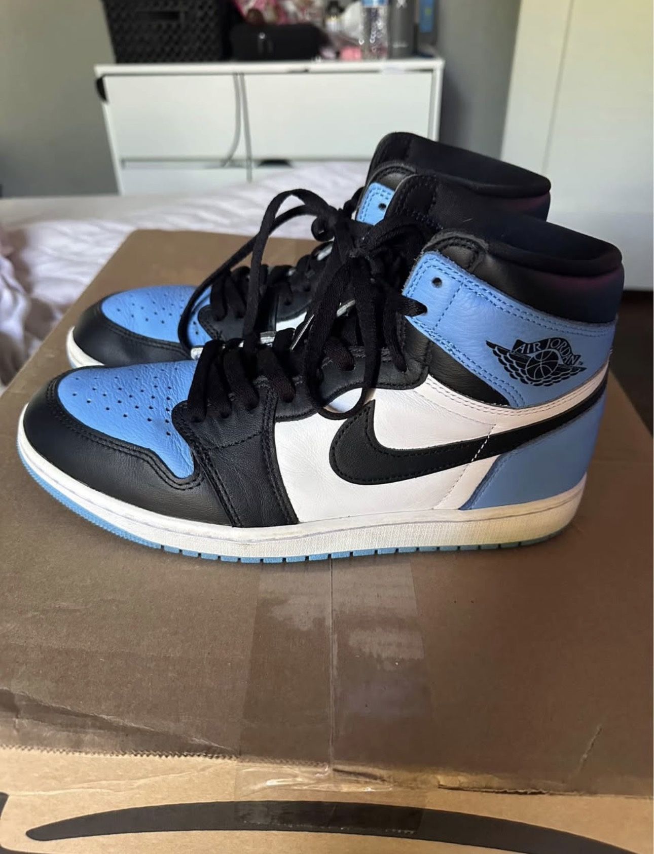 Jordan 1 UNC Toe sz 10