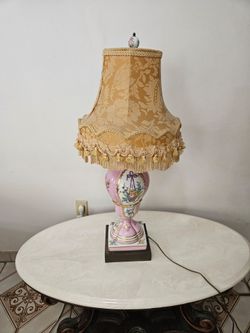 Beautiful vintage large victorian style lamp