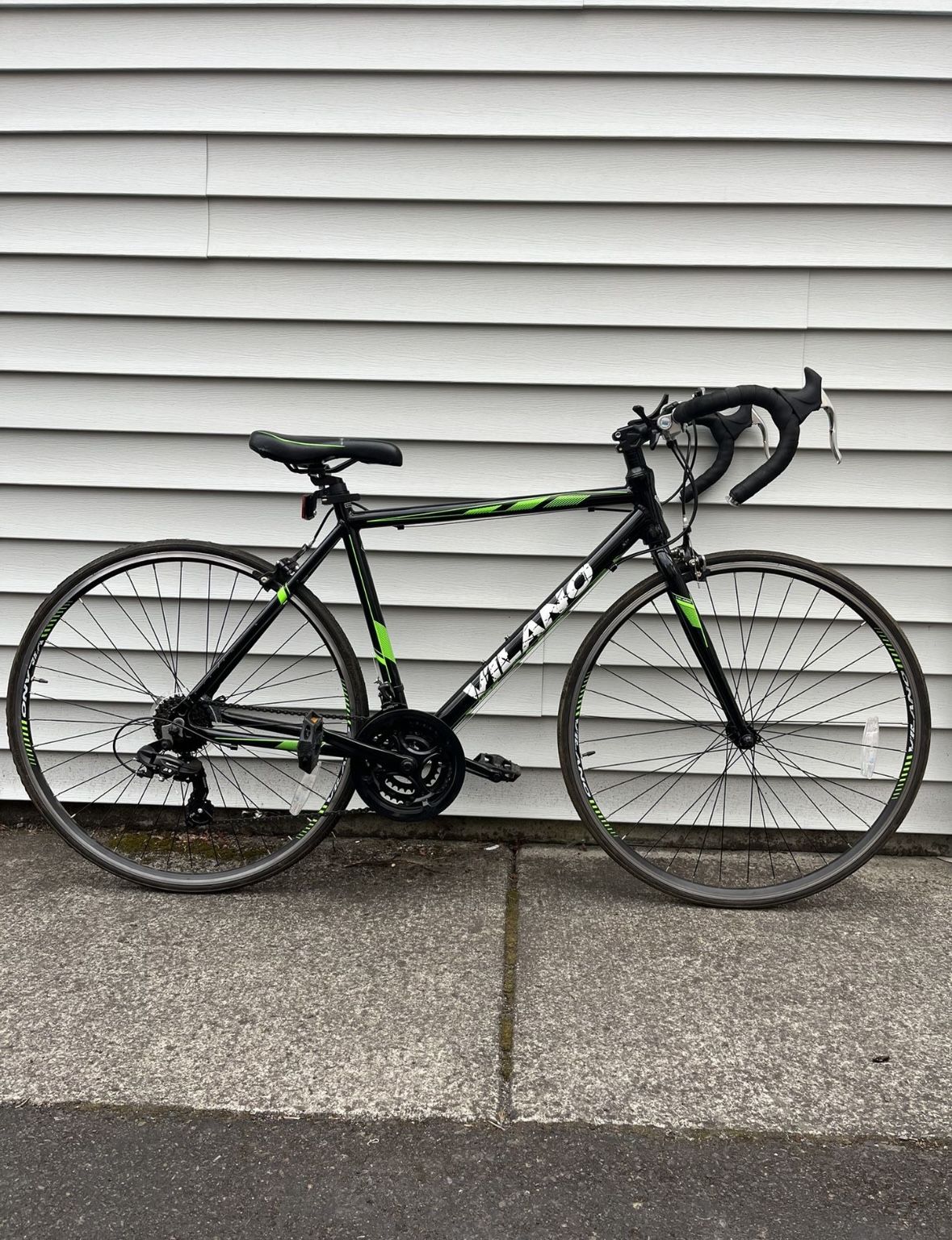 Vilano R2 Commuter Aluminum Road Bike