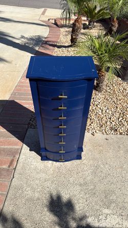Jewelry chest