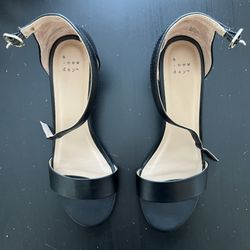 Size 7 Black Wedge Sandals