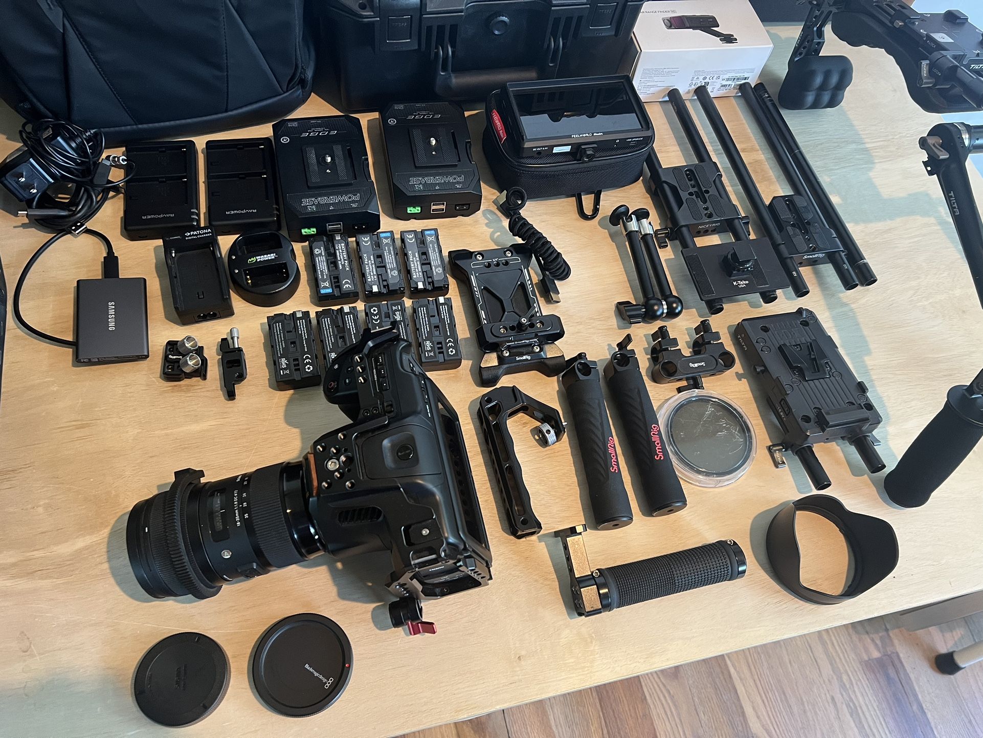 Blackmagic Pocket Cinema Camera 6kpro Package W/lenses, Assorted Gear, Etc..