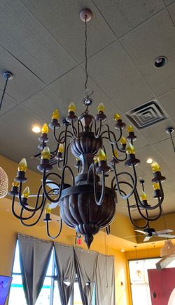 Selling Chandelier good condition