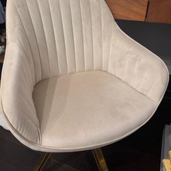 Elegant Chair For Your Desk
